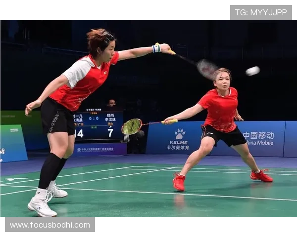 上海羽毛球队力量争议引发热议球迷与专家的不同声音解析 上海羽毛球队力量争议引发热议球迷与专家的不同声音解析