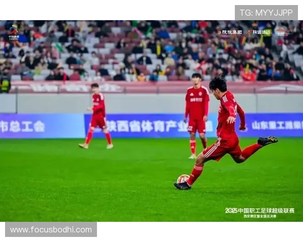 上海足球队在足球节奏排行榜中荣登第八名展现出强劲实力与潜力 上海足球队在足球节奏排行榜中荣登第八名展现出强劲实力与潜力