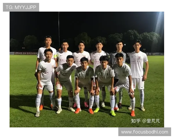 中国足球明星的崛起与挑战：从青训到国际赛场的奋斗历程