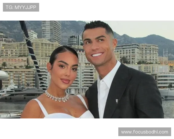 全球足球明星排名及其魅力女生图片欣赏合集 全球足球明星排名及其魅力女生图片欣赏合集