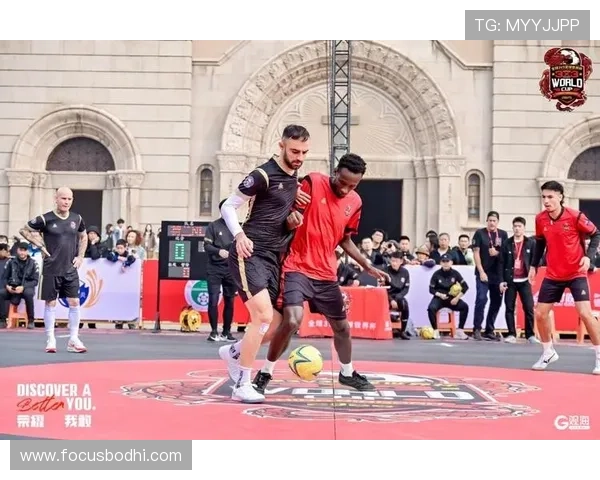 足球巨星同台竞技激情对决展现巅峰技艺与团队合作的完美结合 足球巨星同台竞技激情对决展现巅峰技艺与团队合作的完美结合